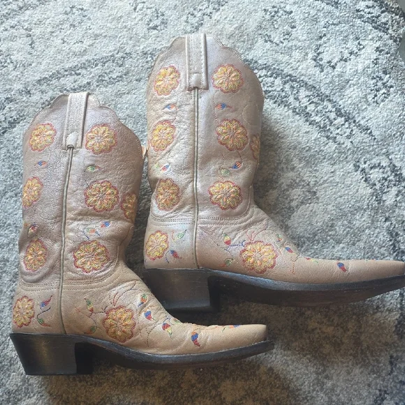 Lucchese Tan Leather Boot Interior Detail - Picture 6 of 11